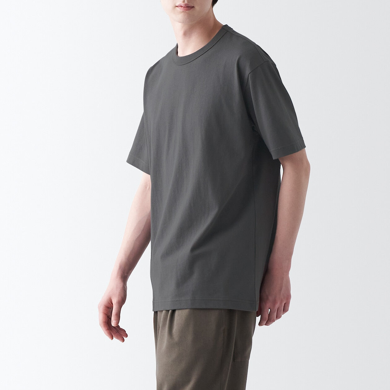 Kurzarm-T-Shirt für Herren im Monogramm-Stil, hochwertige Verarbeitung.